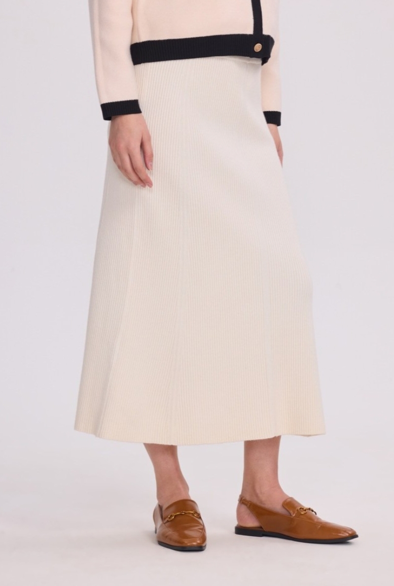 Ribbed Soft Straigth Midi Skirt with Elasticated Waistband – Sunny Studio