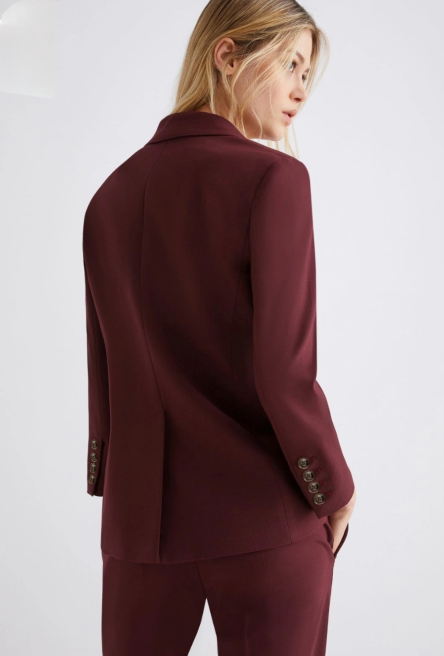 Sharp Straight Fitted Hip Length Jacket – Marella