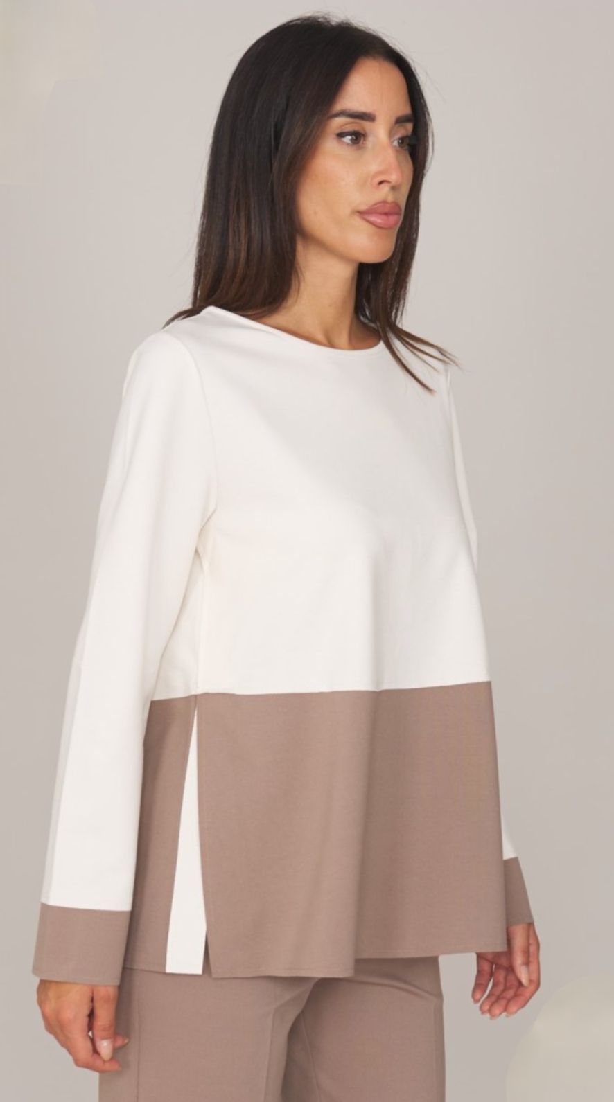 Colour Block Jersey Blouse with Seam Details and Side Slits – Maria Bellentani
