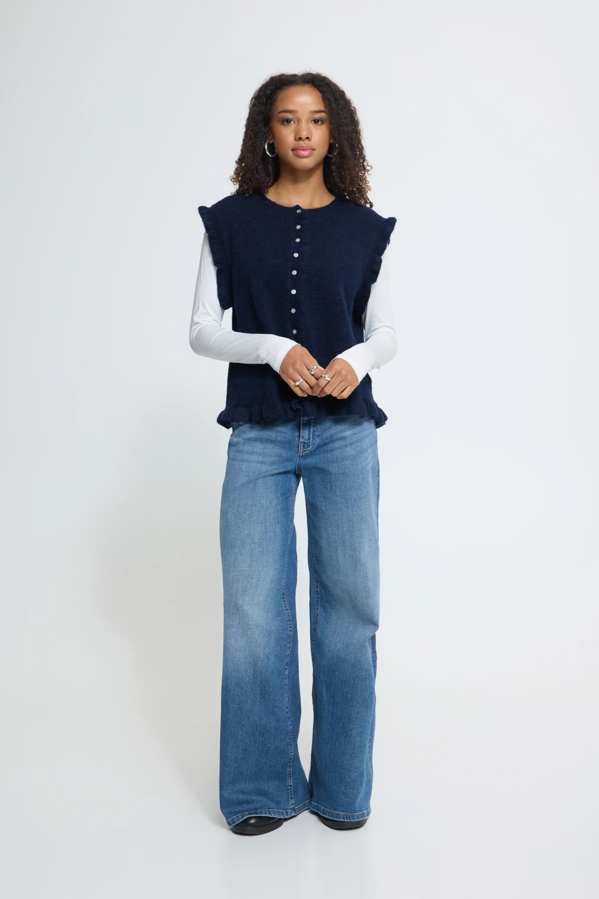 Wooly Vest with Frill Edgings – Ichi